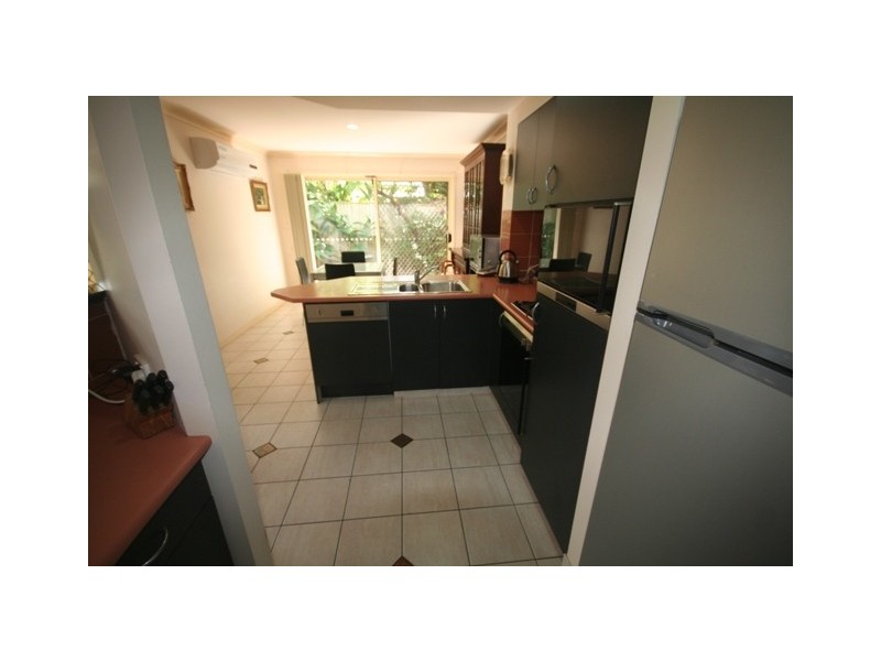 1/27 Heeb Street, Bundall QLD 4217