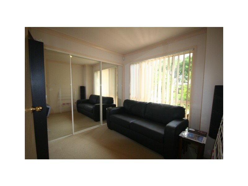 1/27 Heeb Street, Bundall QLD 4217