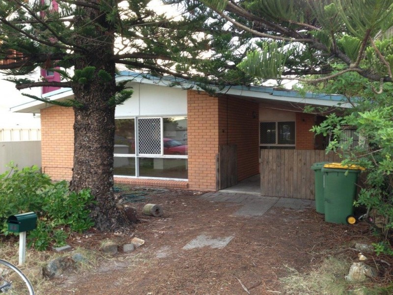 94 Seagull Avenue, Mermaid Beach QLD 4218