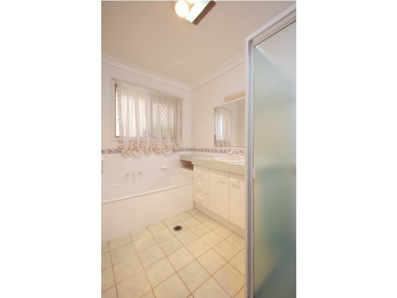 1/72 Usher Avenue, Labrador QLD 4215