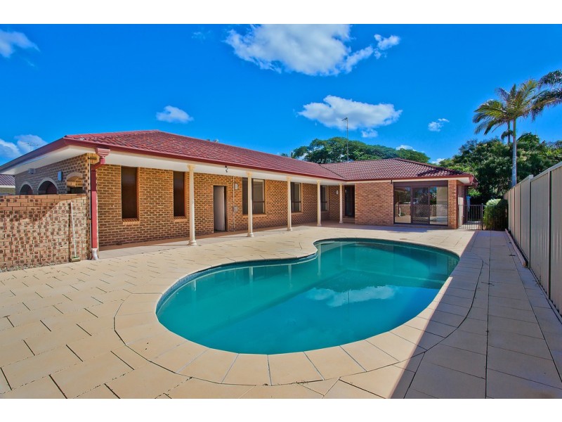 56 Arcadia Drive, Mermaid Waters QLD 4218