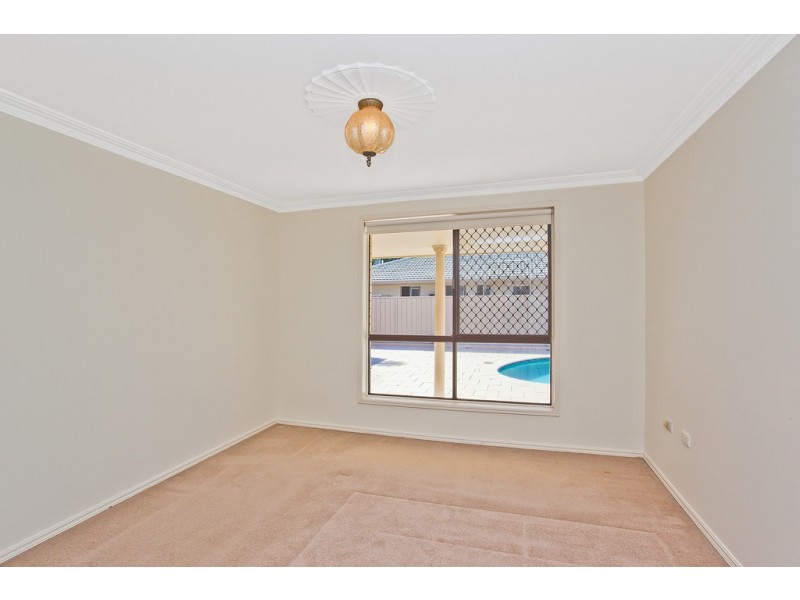 56 Arcadia Drive, Mermaid Waters QLD 4218