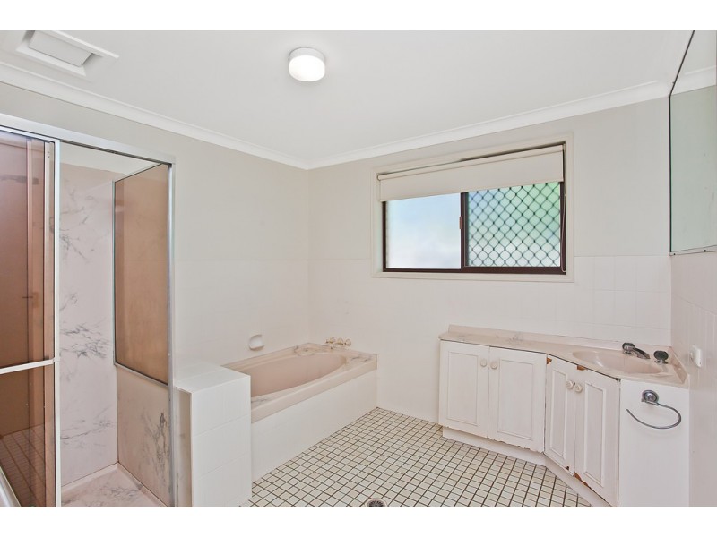 56 Arcadia Drive, Mermaid Waters QLD 4218