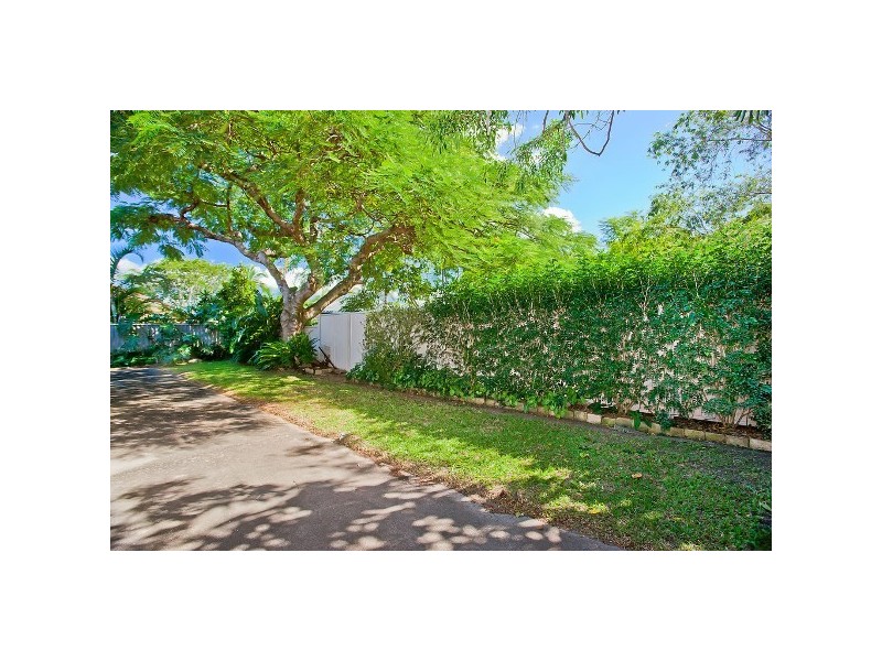 56 Arcadia Drive, Mermaid Waters QLD 4218