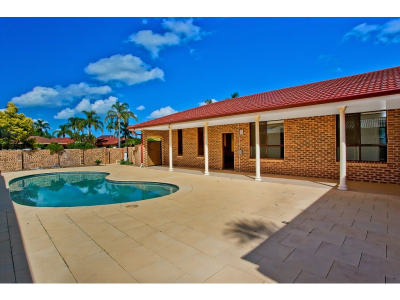 56 Arcadia Drive, Mermaid Waters QLD 4218