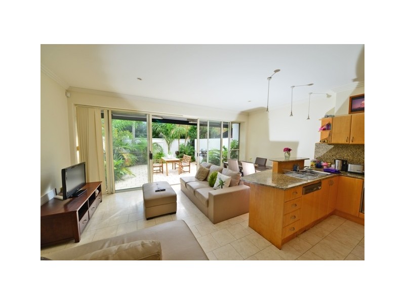 13 ‘Raffles’ 103 Salerno Street, Isle Of Capri QLD 4217