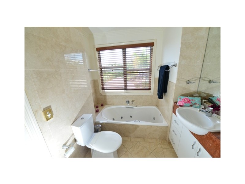 13 ‘Raffles’ 103 Salerno Street, Isle Of Capri QLD 4217