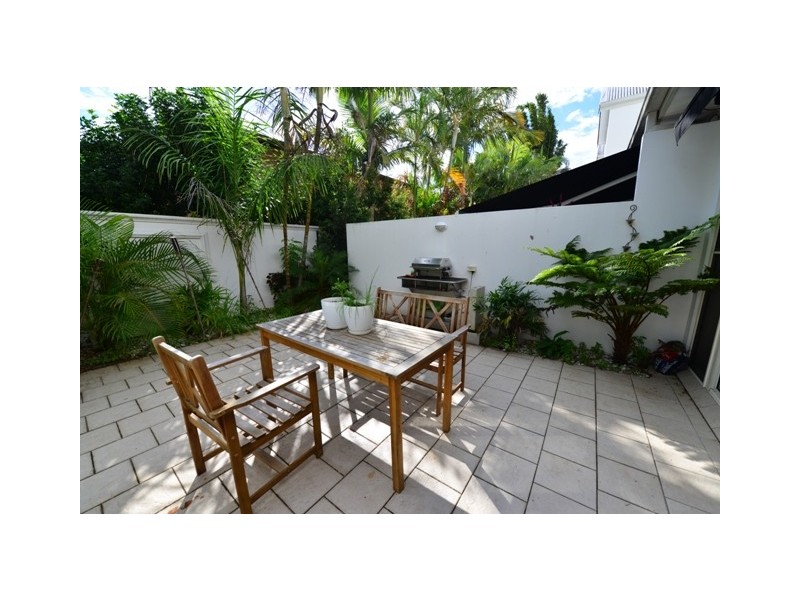 13 ‘Raffles’ 103 Salerno Street, Isle Of Capri QLD 4217