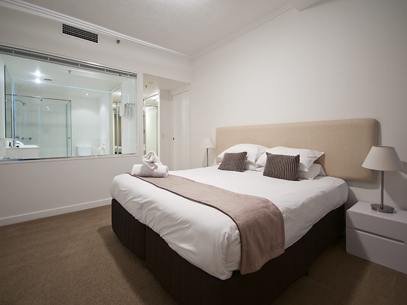 2501 ‘Freshwater Point’ 33 TE Peters Drive, Broadbeach QLD 4218