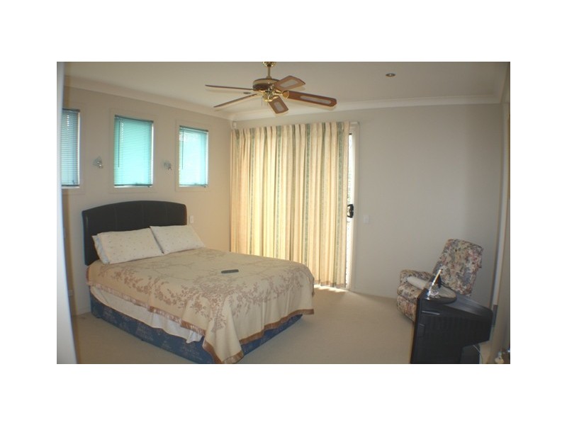 1/49 Avanti Street, Mermaid Waters QLD 4218