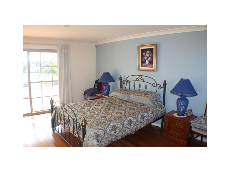 9 Antigua Way, Clear Island Waters QLD 4226