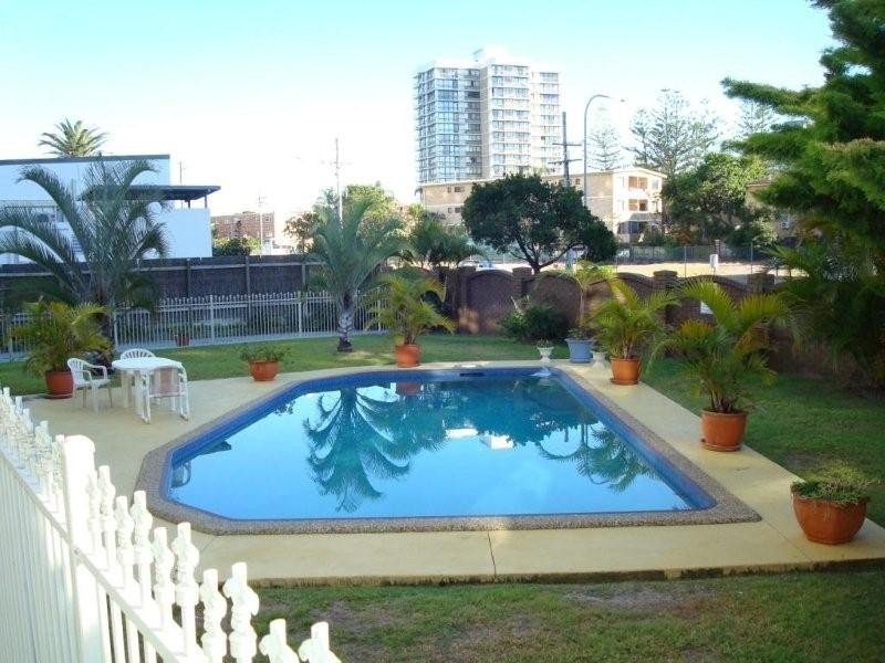 1/3 Old Burleigh Road, Surfers Paradise QLD 4217