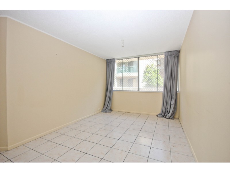 1/3 Old Burleigh Road, Surfers Paradise QLD 4217