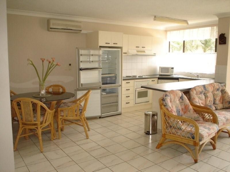 7/5 ‘Queensleigh’ Queensland Avenue, Broadbeach QLD 4218