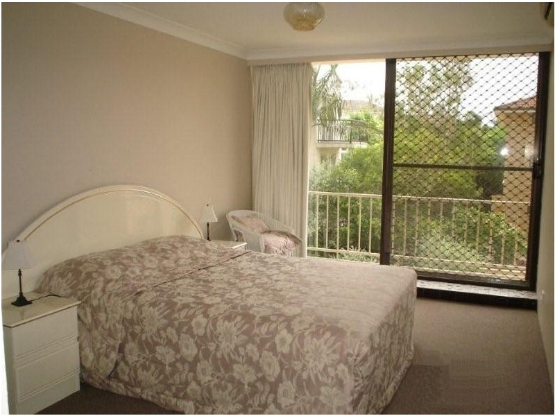 7/5 ‘Queensleigh’ Queensland Avenue, Broadbeach QLD 4218