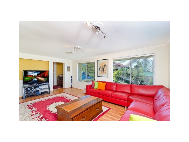32 Pago Terrace, Pacific Pines QLD 4211