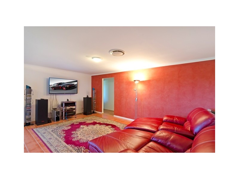 32 Pago Terrace, Pacific Pines QLD 4211