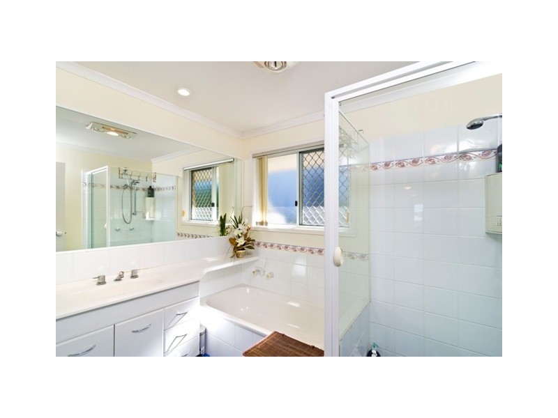 32 Pago Terrace, Pacific Pines QLD 4211