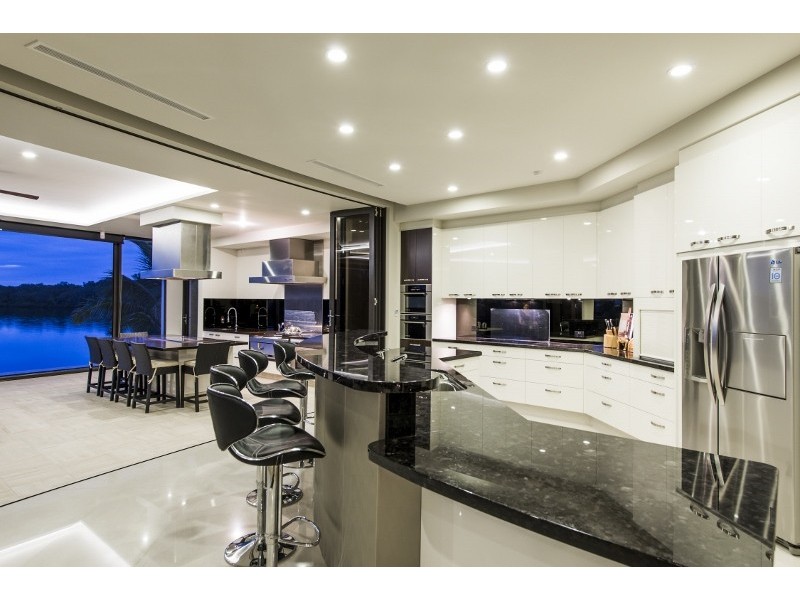 7313 Bayside Close, Sanctuary Cove QLD 4212