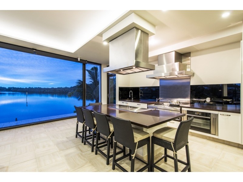 7313 Bayside Close, Sanctuary Cove QLD 4212