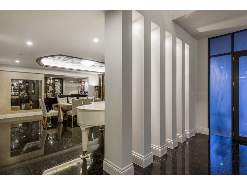 7313 Bayside Close, Sanctuary Cove QLD 4212