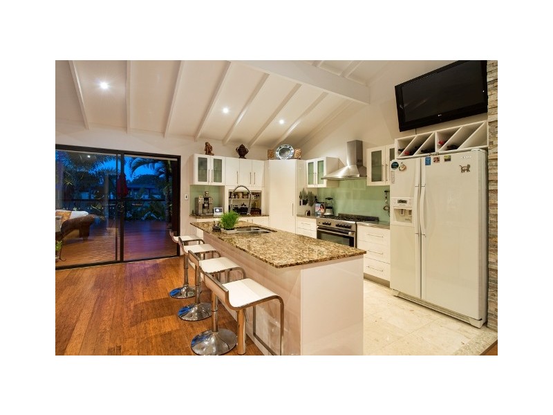 6 Moola Court, Broadbeach Waters QLD 4218