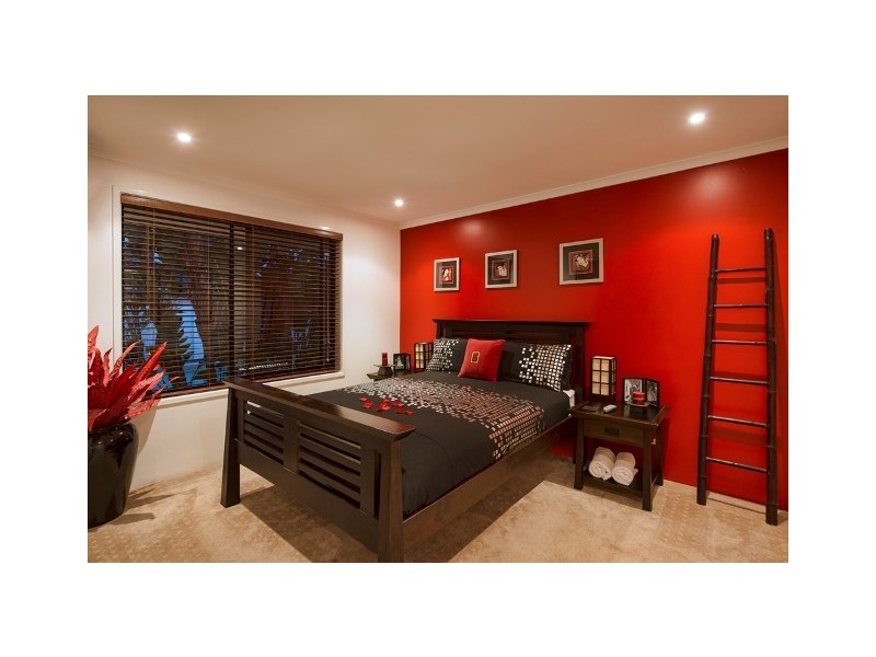 6 Moola Court, Broadbeach Waters QLD 4218