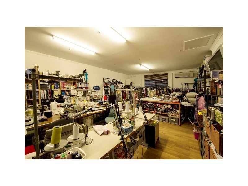 6 Moola Court, Broadbeach Waters QLD 4218