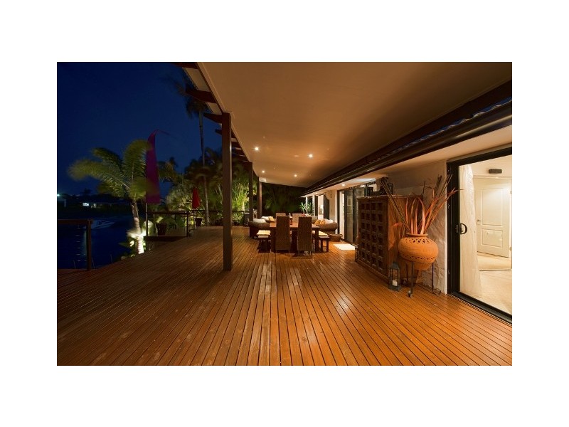 6 Moola Court, Broadbeach Waters QLD 4218