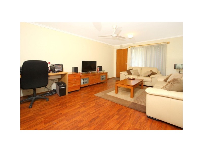 2/4 Gumbeel Court, Highland Park QLD 4211