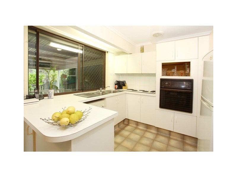 2/4 Gumbeel Court, Highland Park QLD 4211