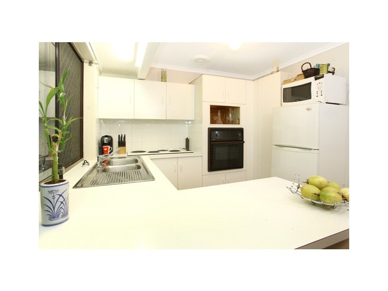 2/4 Gumbeel Court, Highland Park QLD 4211