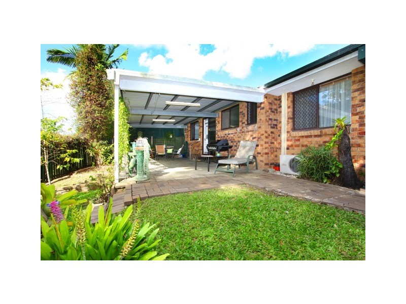 2/4 Gumbeel Court, Highland Park QLD 4211