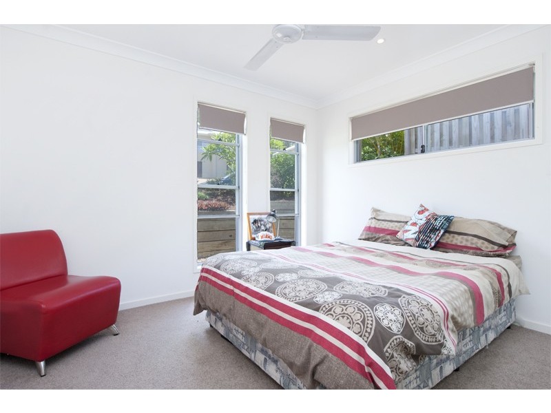 11 Skyburnett Street, Reedy Creek QLD 4227