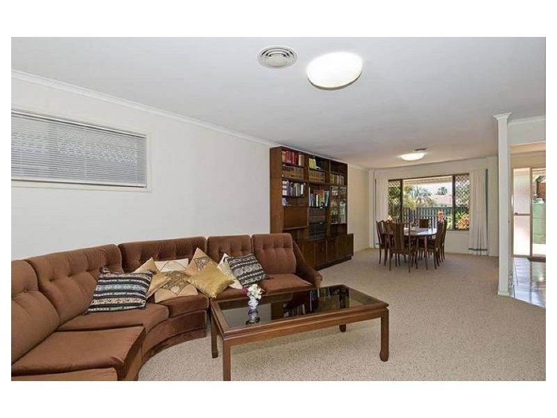 36 Claymore Crescent, Sorrento QLD 4217