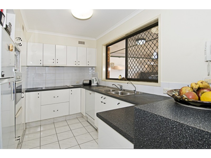 36 Claymore Crescent, Sorrento QLD 4217