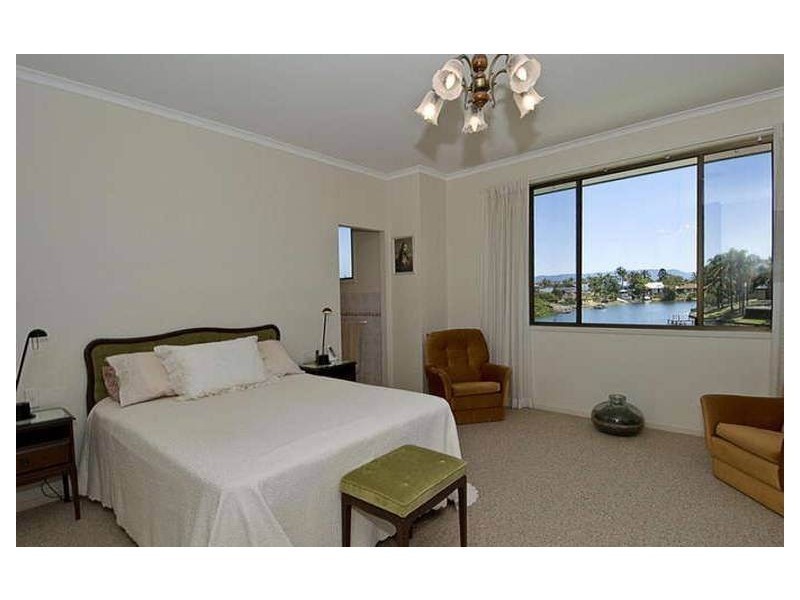 36 Claymore Crescent, Sorrento QLD 4217