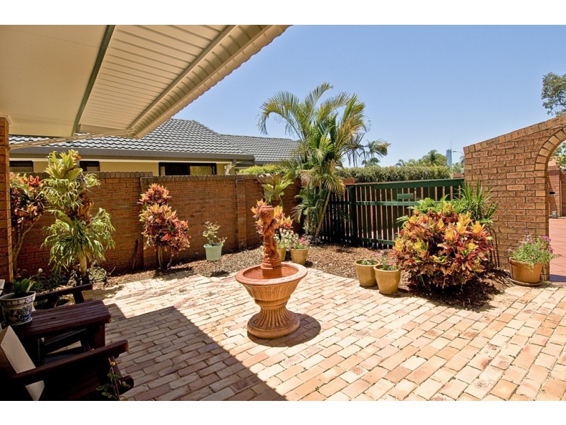 36 Claymore Crescent, Sorrento QLD 4217