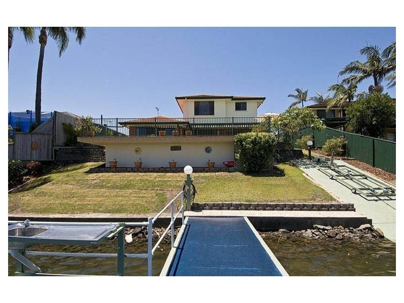 36 Claymore Crescent, Sorrento QLD 4217