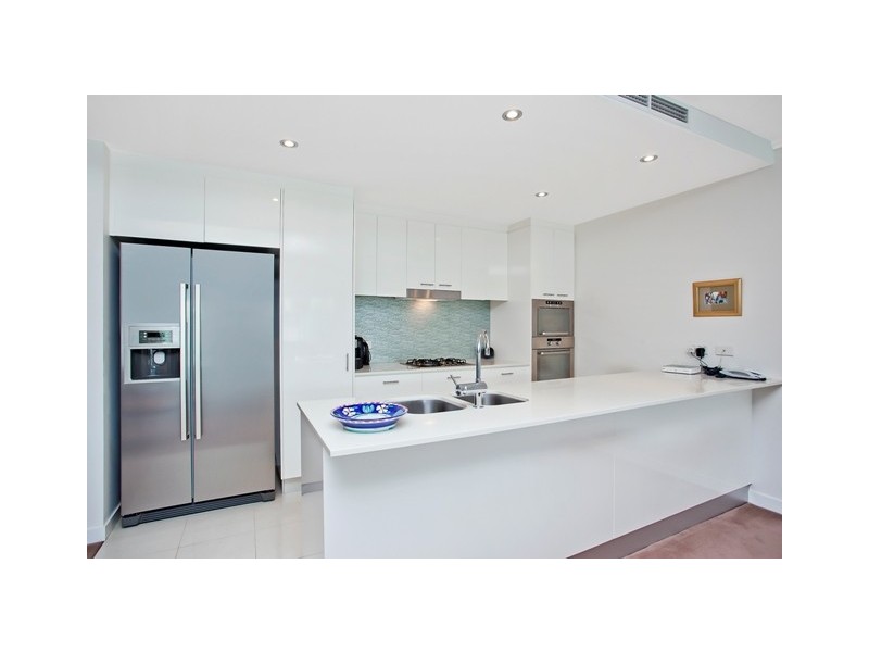 Villa 2 Freshwater 33 TE Peters Drive, Broadbeach QLD 4218
