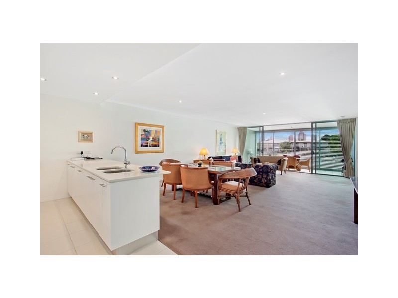 Villa 2 Freshwater 33 TE Peters Drive, Broadbeach QLD 4218