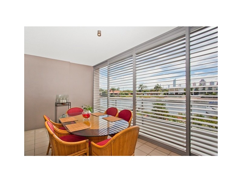 Villa 2 Freshwater 33 TE Peters Drive, Broadbeach QLD 4218