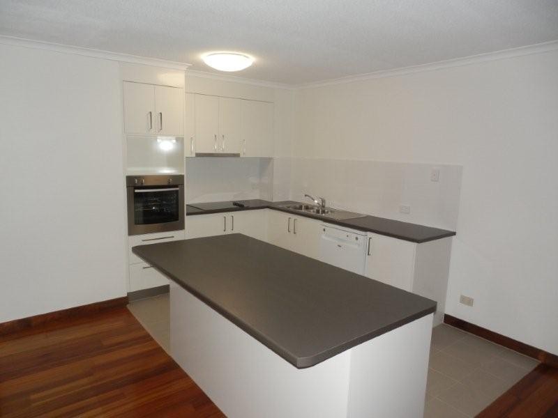 2/10 Dudley Street, Mermaid Beach QLD 4218