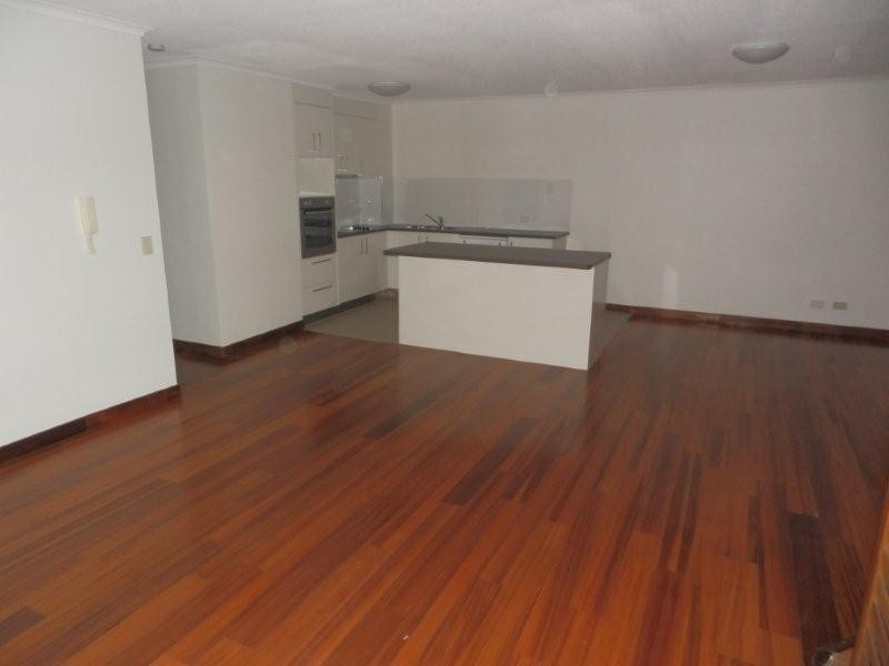 2/10 Dudley Street, Mermaid Beach QLD 4218