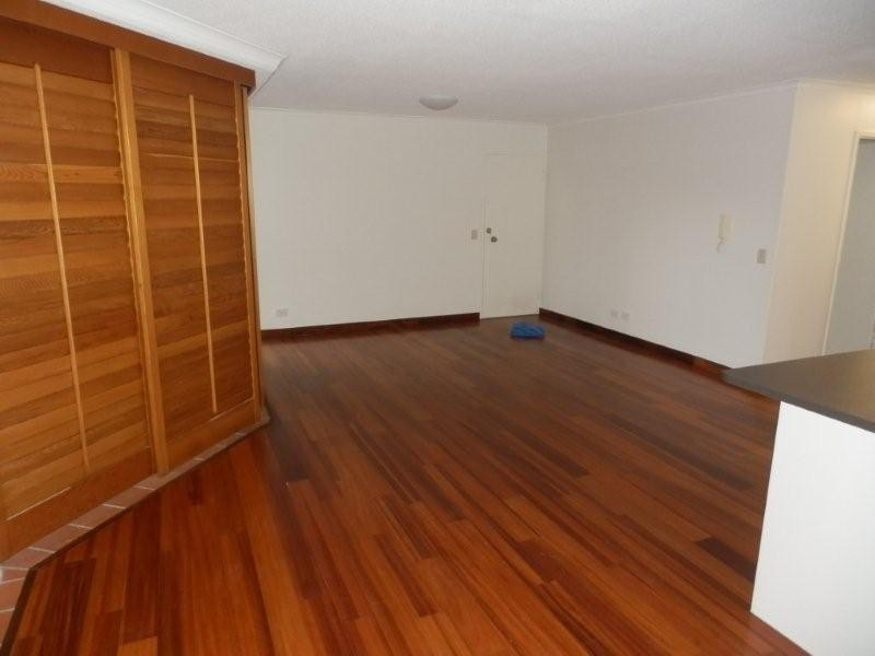 2/10 Dudley Street, Mermaid Beach QLD 4218