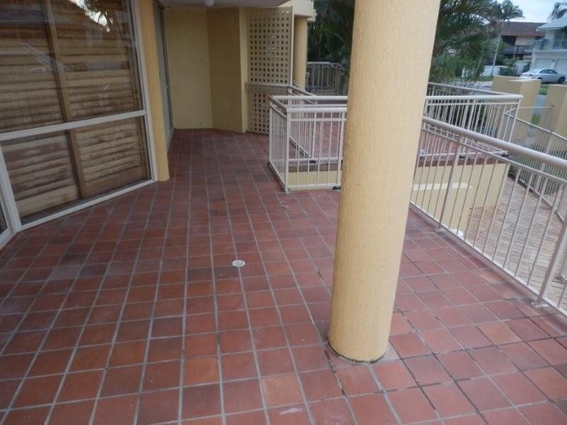 2/10 Dudley Street, Mermaid Beach QLD 4218