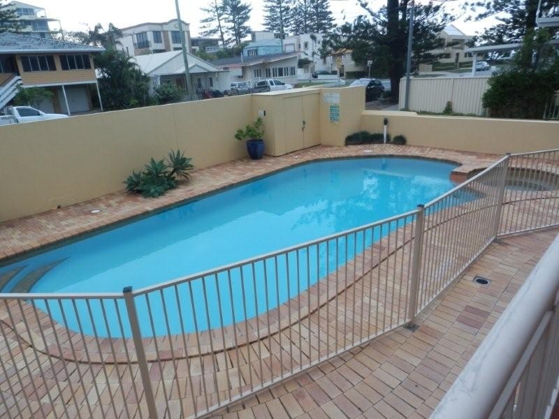 2/10 Dudley Street, Mermaid Beach QLD 4218