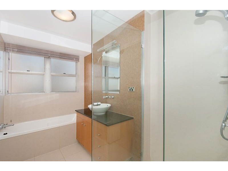 22/15 Pacific Street, Main Beach QLD 4217