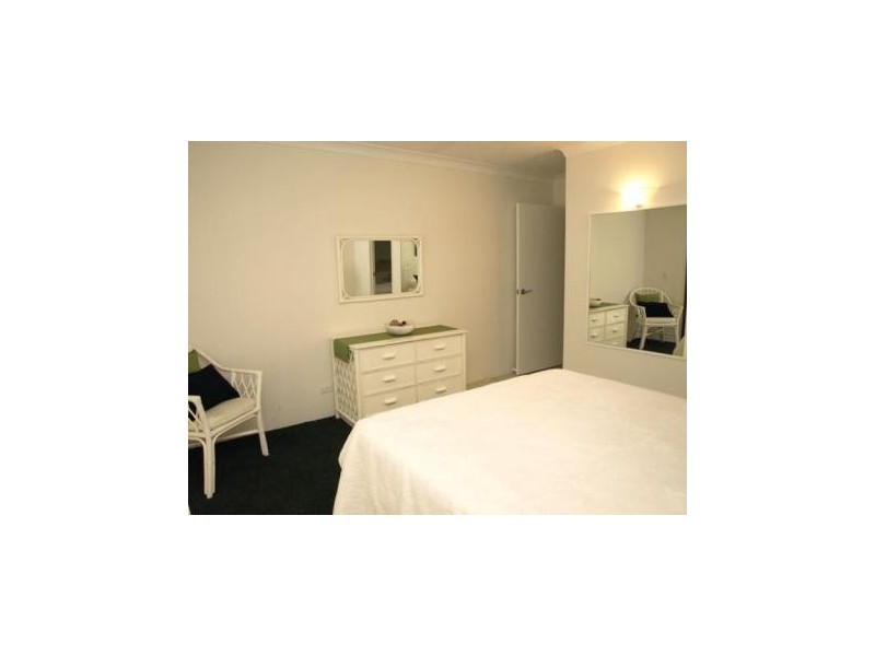 8/117 Old Burleigh Road, Broadbeach QLD 4218