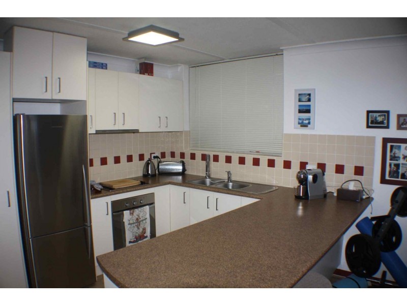 8/4 Marine Pde, Southport QLD 4215